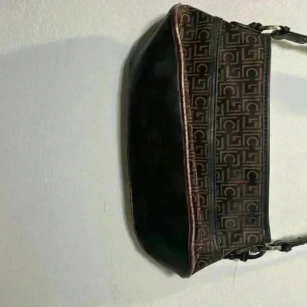 Liz Claiborne Monogram Crossbody Shoulder Bag
Dark Brown Gold Adjustable Straps - Picture 4 of 8